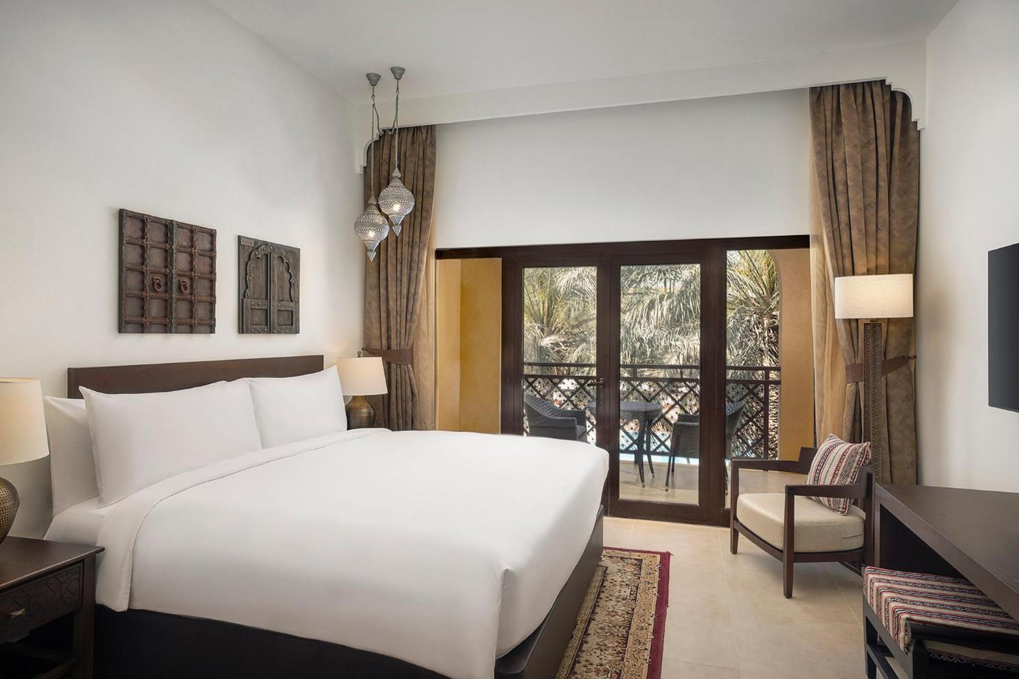 Deluxe King Room with View - Accessible